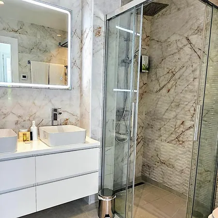 6 Bedrooms New Luxury With Private Pool And Jacuzzi Villa *